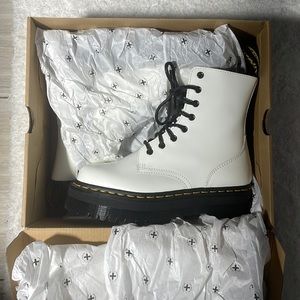 BNIB Dr. Martens 1460 Pascal 8-Eye Max Platform Boot 8